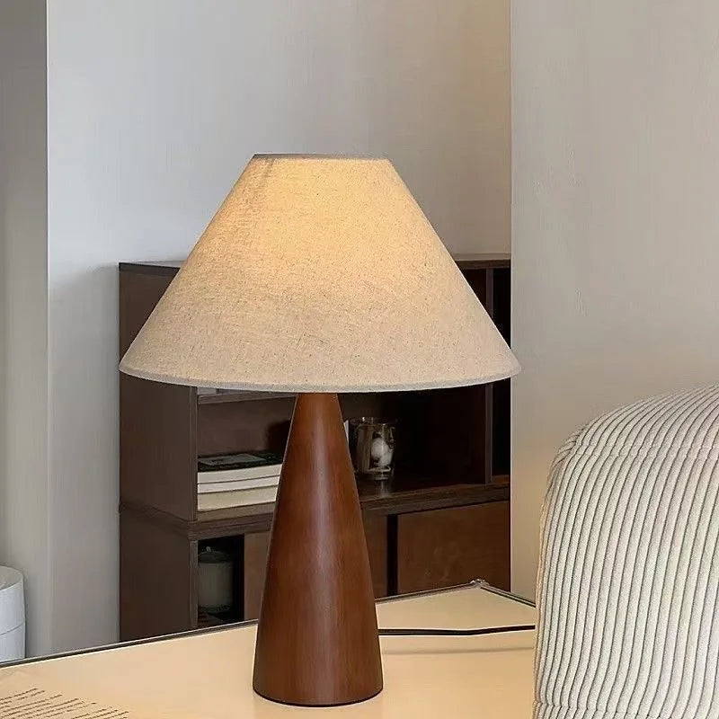 Luminária de Mesa Retrô com Cúpula de Tecido