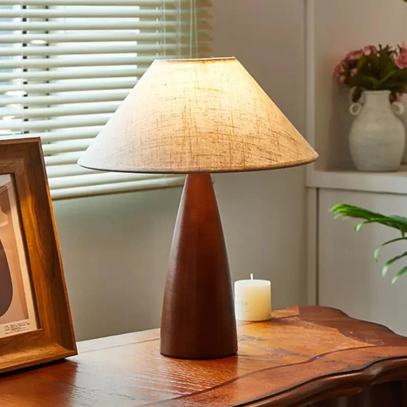 Luminária de Mesa Retrô com Cúpula de Tecido